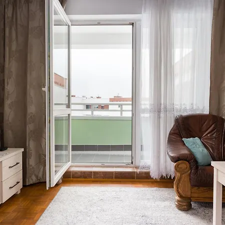 Apartament Ceramiczna By Bookinghost *