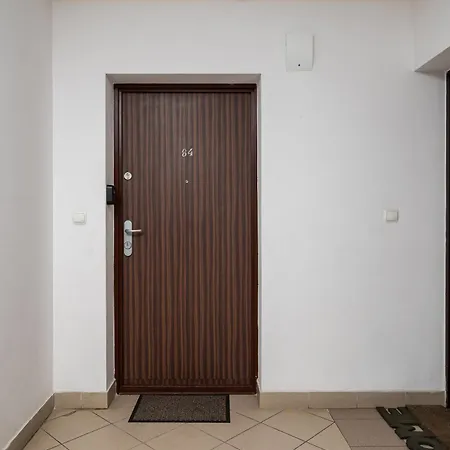 Ceramiczna By Bookinghost